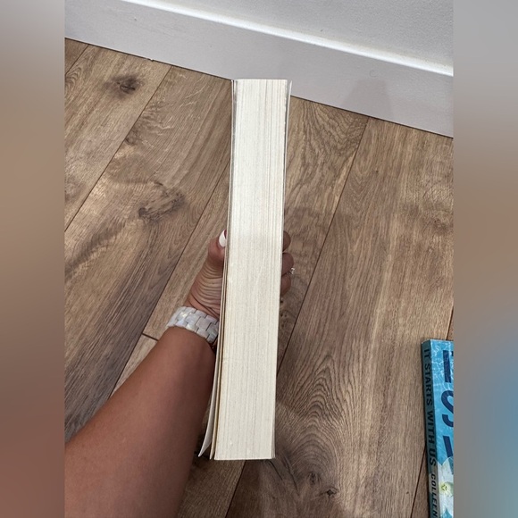 Colleen Hoover Book Set Bundle - It Ends With Us & It Starts With Us - Picture 10 of 15